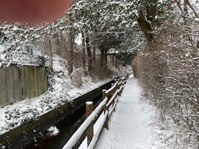 波田堰（はたせぎ）を散歩